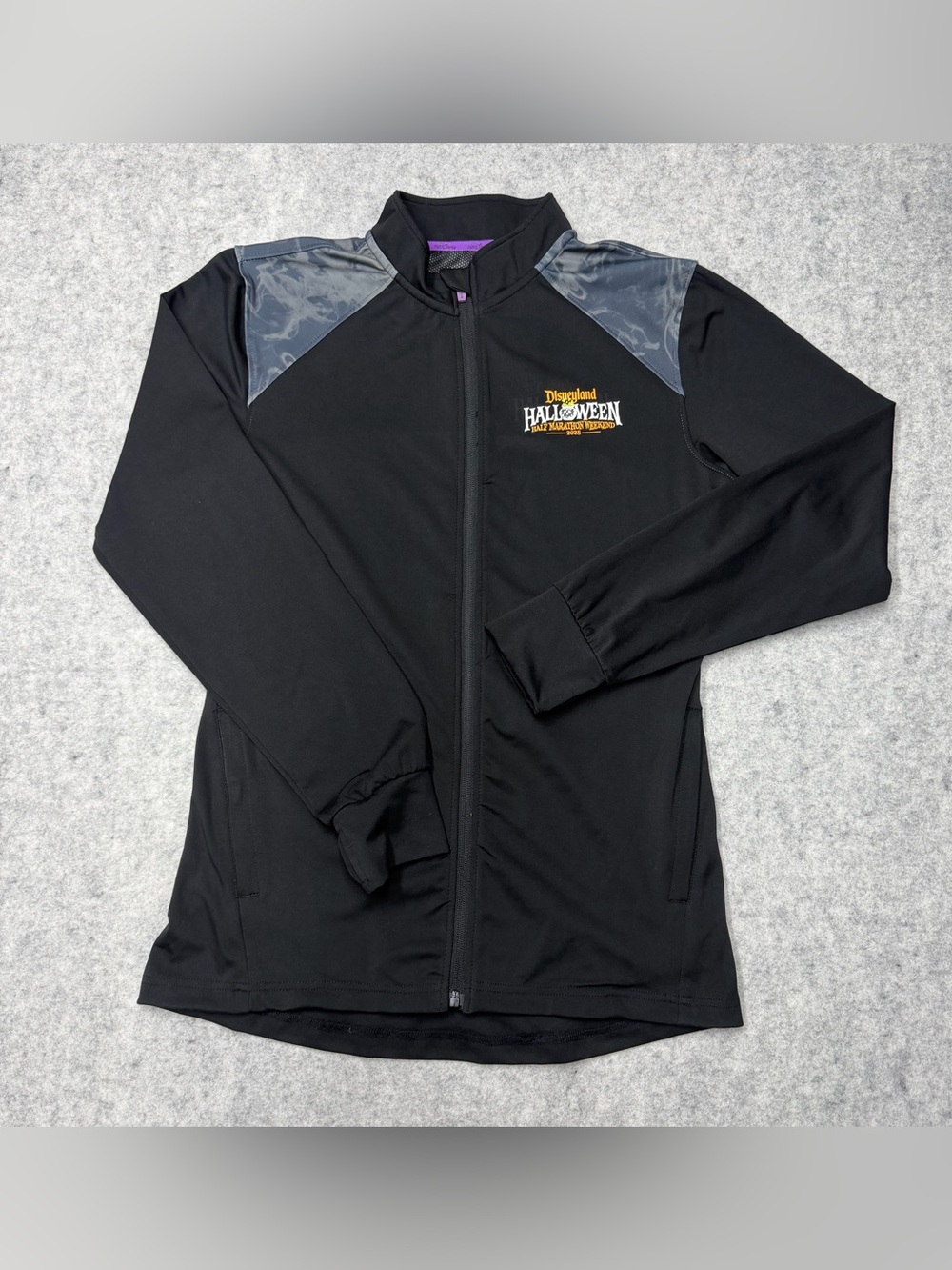 NWT runDisney Disneyland Halloween Half Marathon Weekend 2025 Villains Jacket M